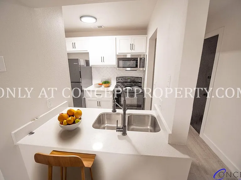 Lofts on 5th — Photo 172