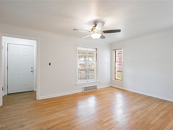5th image of 4761 E 93rd St