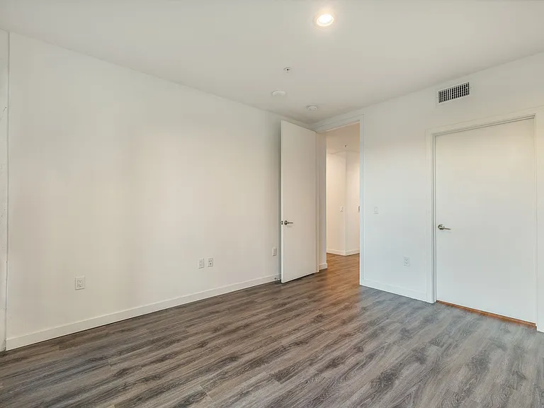 1400 FIG Apartments — Photo 38