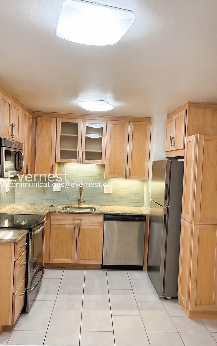 2 bed, 1.0 bath, 750 sqft, $2,295 — Photo 3