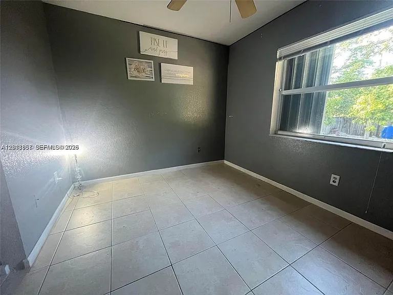 3421 SW 12th Ct — Photo 12