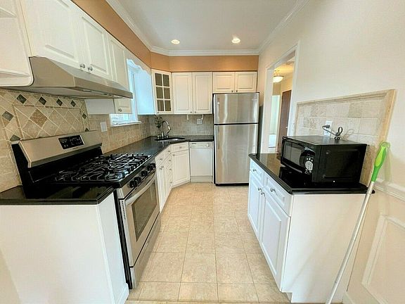 3rd image of 36-09 30th St #3C