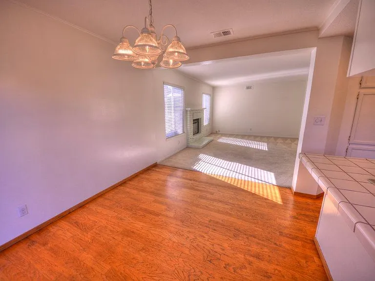 201 Yarborough Ln — Photo 15