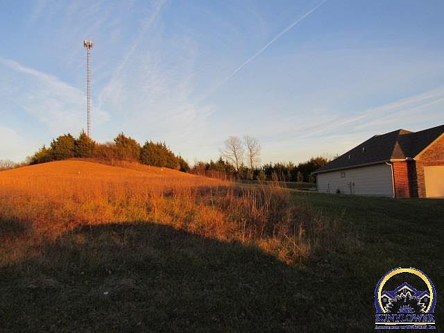 1st image of 4816 NW Redwood Dr