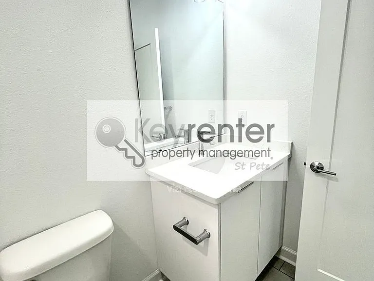 2703 N 24th St #1 — Photo 22