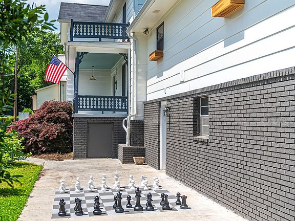 3rd image of 700 Medaris St