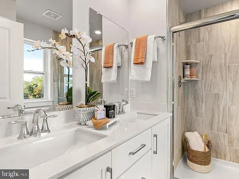 727 Peony Ln — Photo 17