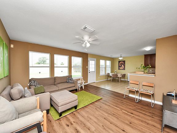 5th image of 5019 Royal Cypress Dr