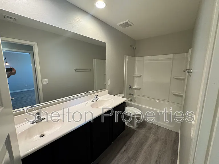 18787 W Yucatan Dr — Photo 16