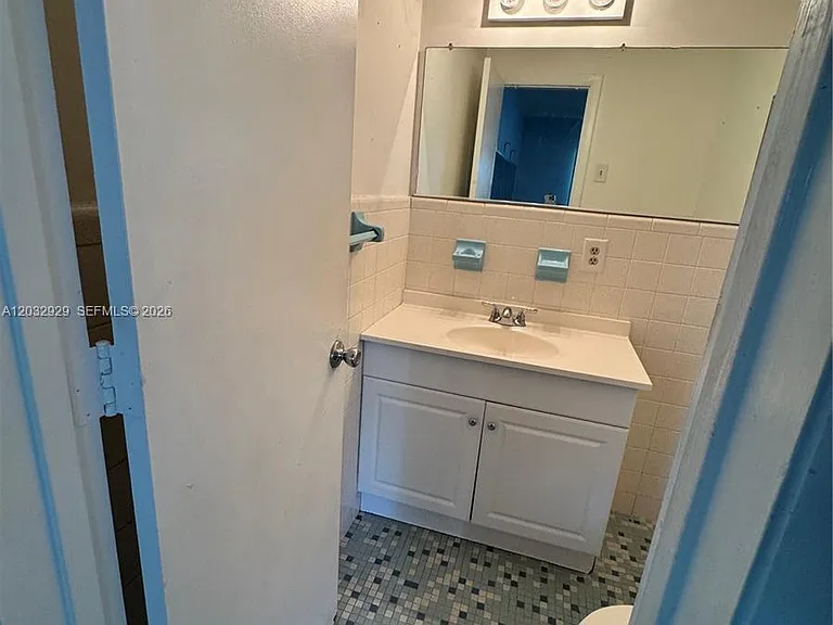 2701 NE 1st St #203 — Photo 12