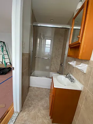 Rented by Hagstrom Management Inc | media 11