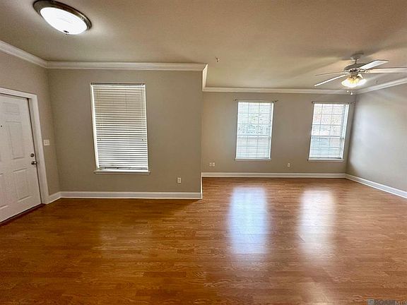 4th image of 900 Dean Lee Dr APT 206