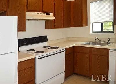 4th image of 74 Countryplace Ln