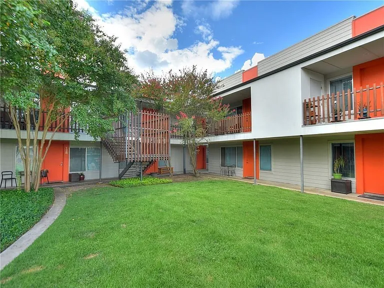 2200 Dickson Dr #126 — Photo 18