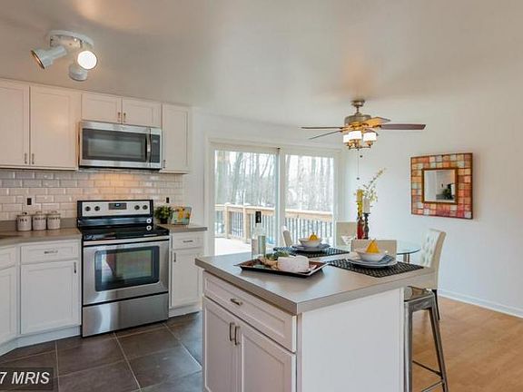 3rd image of 9 Chadbury Ct
