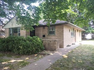 5119 Arlington St, Loves Park, IL 61111