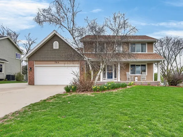 704 SW Maplewood Dr, Grimes, IA 50111