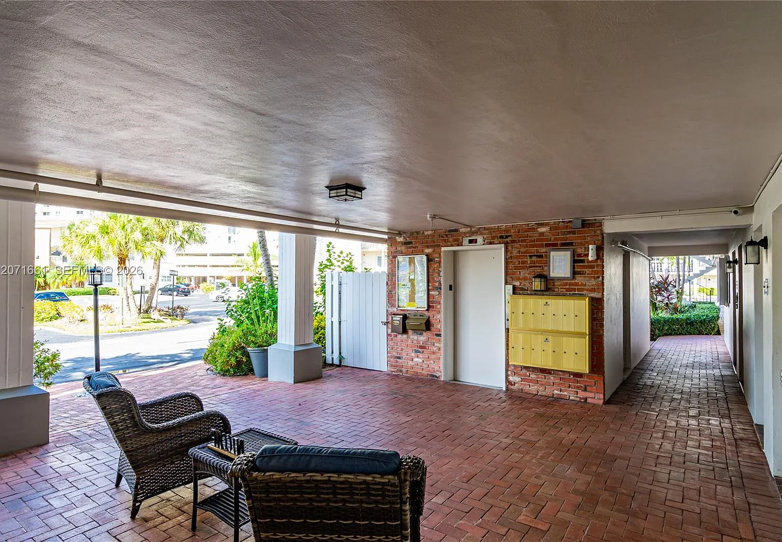 2 bed, 2.0 bath, 1050 sqft, $2,200 — Photo 4
