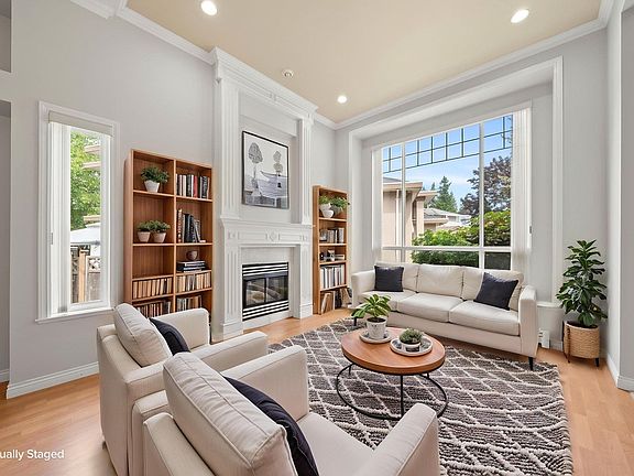 5th image of 15648 83a Ave
