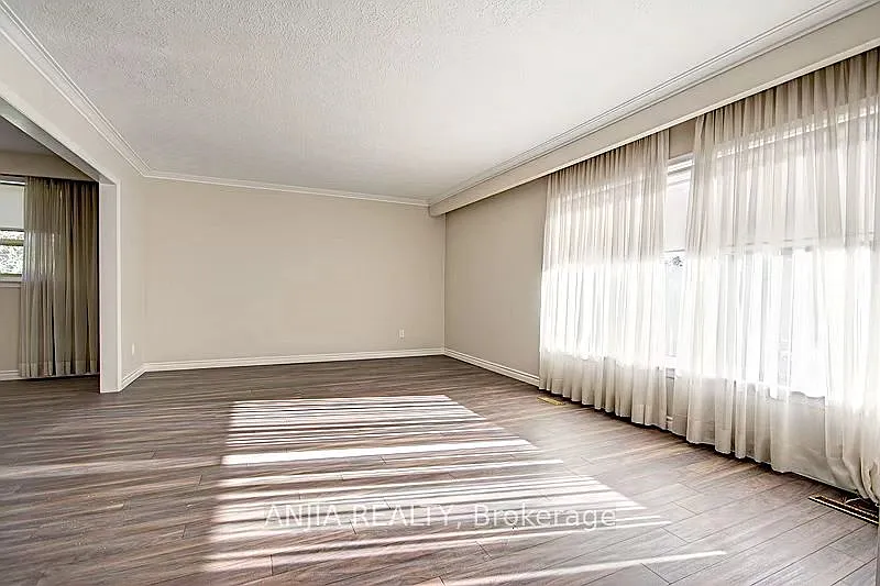 3 bed, $3,300 — Photo 4
