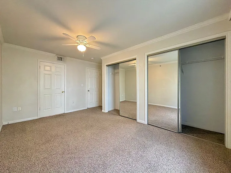 501 W 26th St #308 — Photo 8