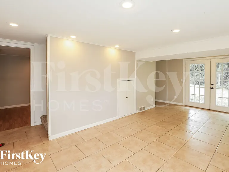 4800 N Wallace Ave — Photo 9