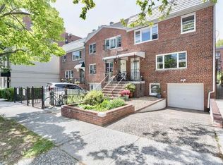 4834 38th St #1, Long Island City, NY 11101