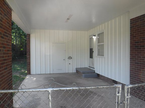 2nd image of 3626 Stonehaven Dr