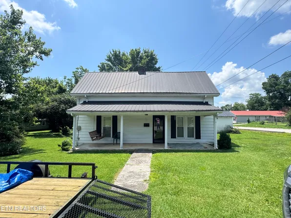 W 4th St #411, Livingston, TN 38570