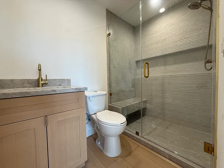 4668 1/2 Laurelgrove Ave — Photo 6