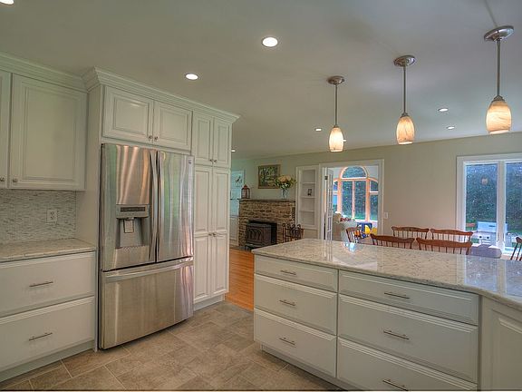 5th image of 6 Forsyth Rd