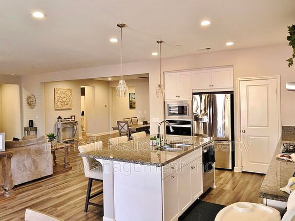 3rd image of 27655 Collier Dr