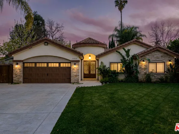 19324 Oxnard St, Tarzana, CA 91356