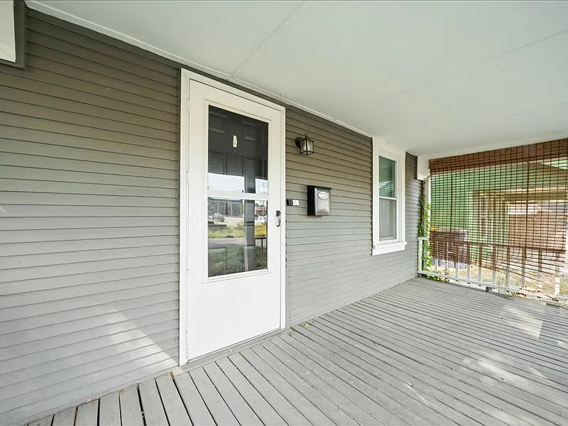 2 bed, 680 sqft, $1,600 — Photo 2