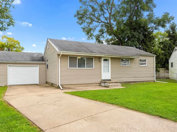 5702 N Terrace One Ct, Peoria Heights, IL 61616