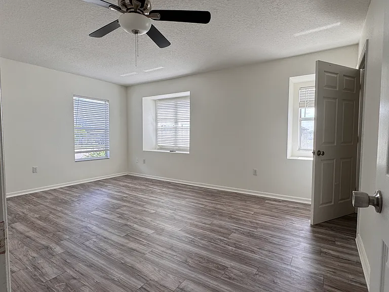 9944 Chorlton Cir — Photo 21