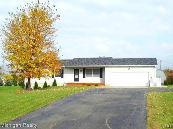 9844 Brandi Ln, Fowlerville, MI 48836