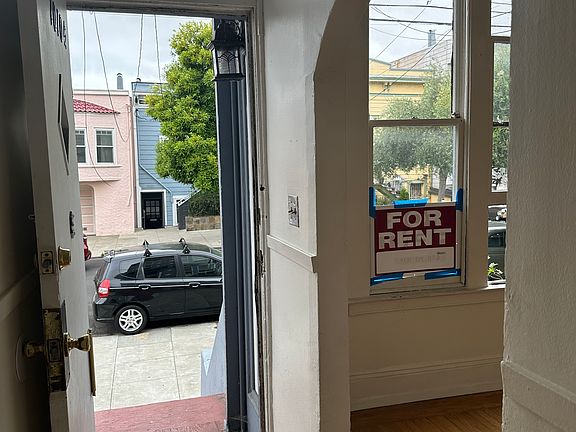 2nd image of 1010B Alabama St #1010-B