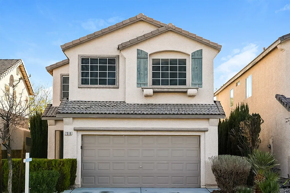 5 bed, 3.0 bath, 2032 sqft, $2,805 — Photo 1
