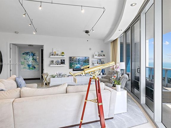 5th image of 5959 Collins Ave APT 902