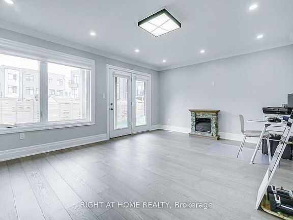 5th image of 255 Thomas Cook Ave