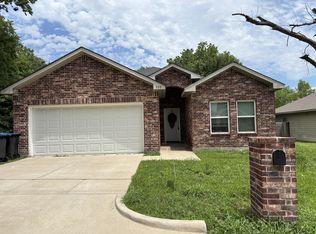 920 Jones St, Greenville, TX 75401
