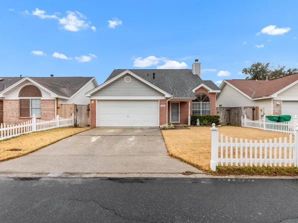 928 Village Ln, Fort Walton Beach, FL 32547