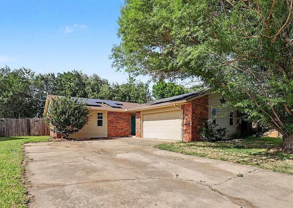 1st image of 1913 Vanessa Dr