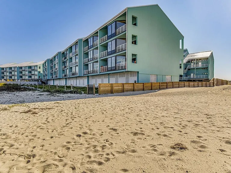 1390 Fort Pickens Rd #210 — Photo 40