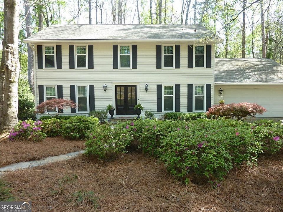 1st image of 615 Lake Forest Ct
