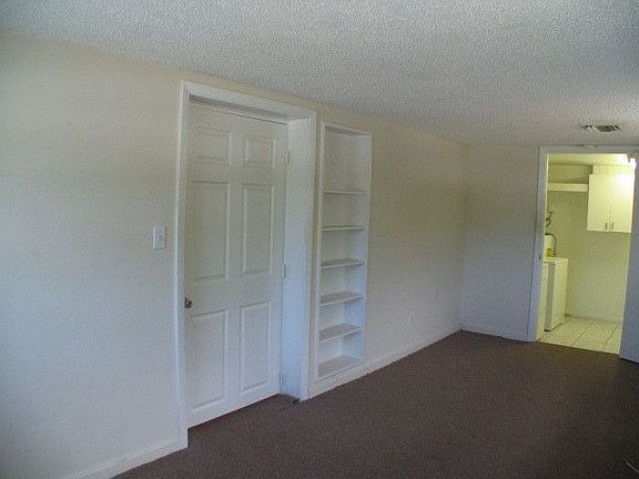 4th image of 2561 NE 13th Ter