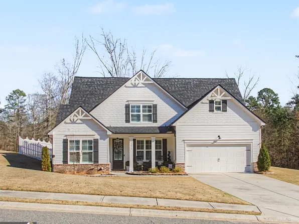 1834 Hidden Creek Dr, Hoschton, GA 30548