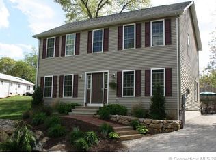 75 Old Post Rd, Clinton, CT 06413