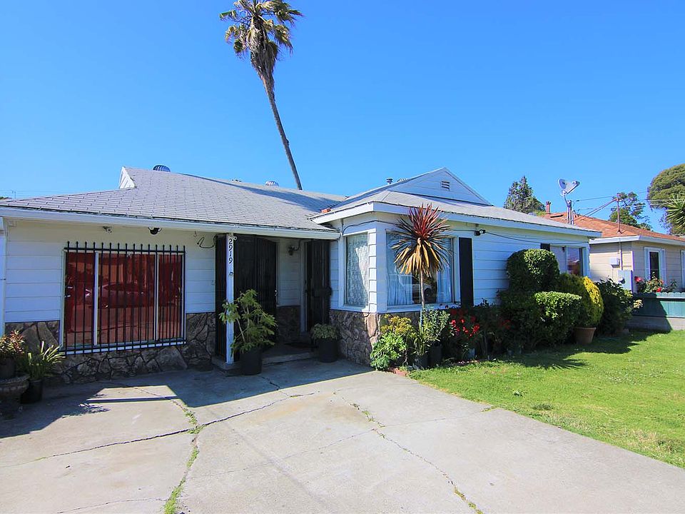 1st image of 2919 Greenwood Dr